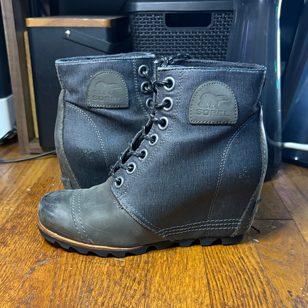 Sorel Women's Wedge Lace-Up Boots in Black and Brown